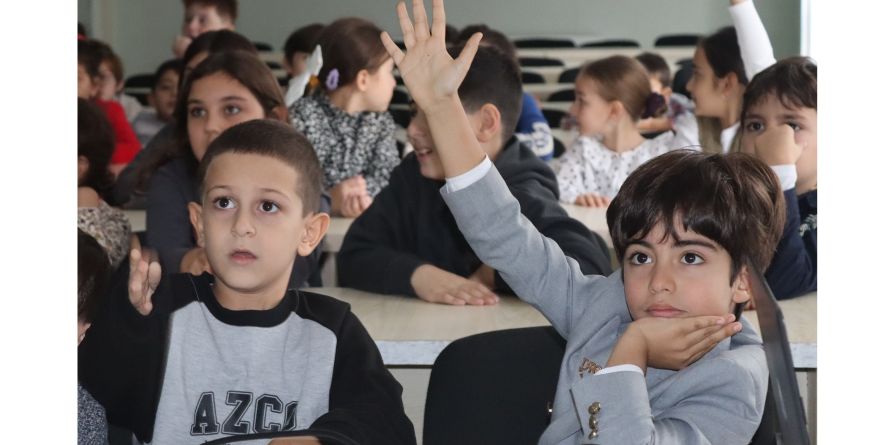 შემეცნებითი პრეზენტაცია-გაკვეთილი სკოლებისთვის ინტენსიურად მიმდინარეობს