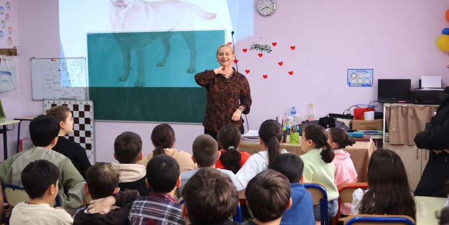 საინფორმაციო-შემეცნებითი გაკვეთილი 120-ე სკოლაში გაიმართა