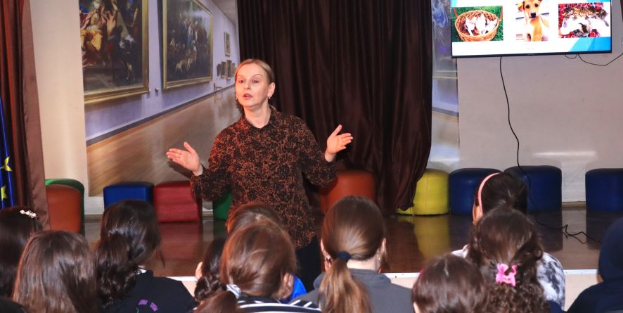 საინფორმაციო-შემეცნებითი გაკვეთილი მე-8 საჯარო სკოლაში ჩატარდა