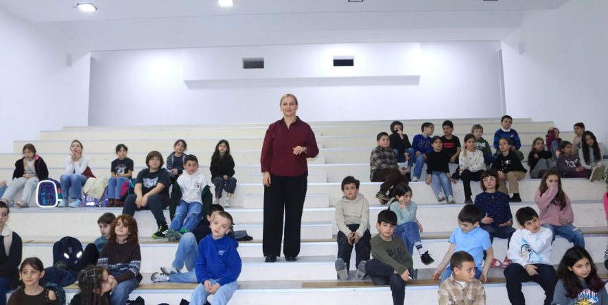 საინფორმაციო-შემეცნებითი გაკვეთილი 53-ე საჯარო სკოლაში ჩატარდა